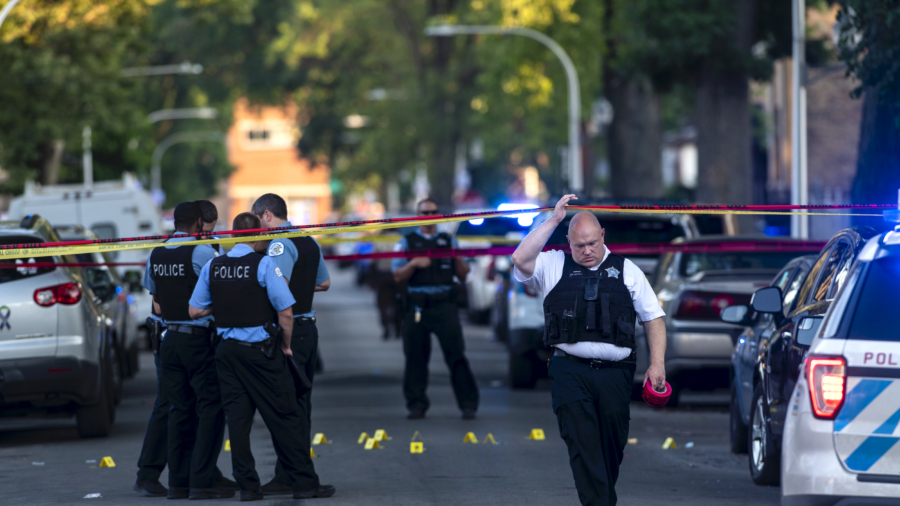 Police: 8 Dead, 19 Wounded in Weekend Shootings Across Chicago