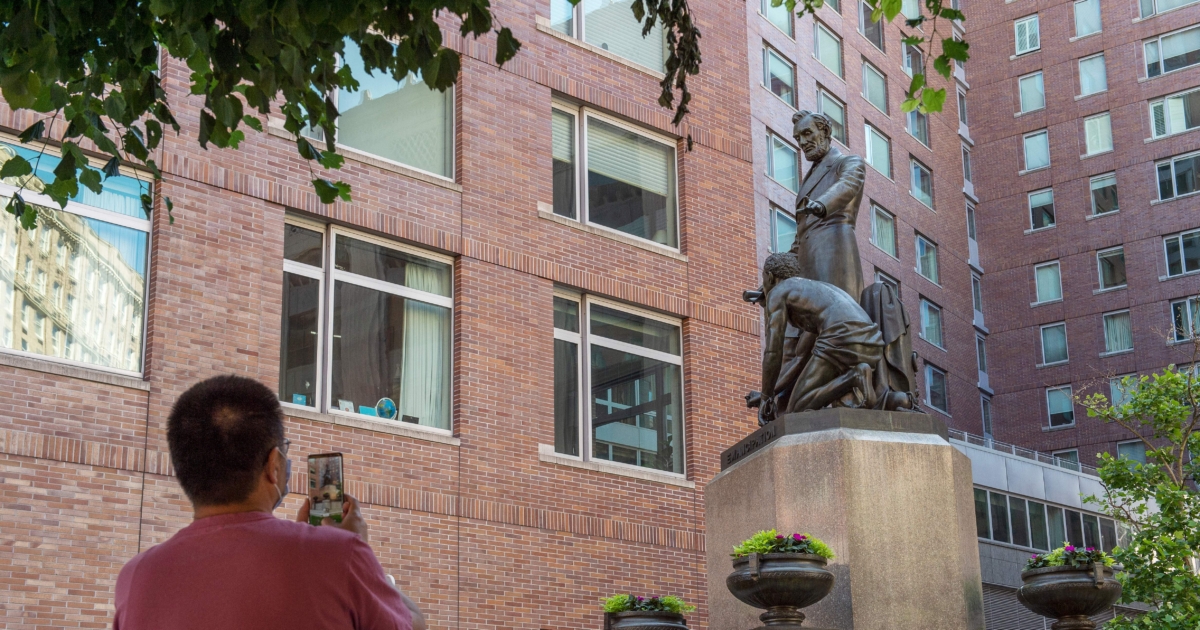 Boston to Remove Statue of Lincoln, Freed Slave NTD