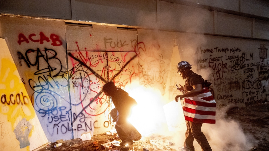 18 Facing Federal Charges After Riots Outside US Courthouse in Portland