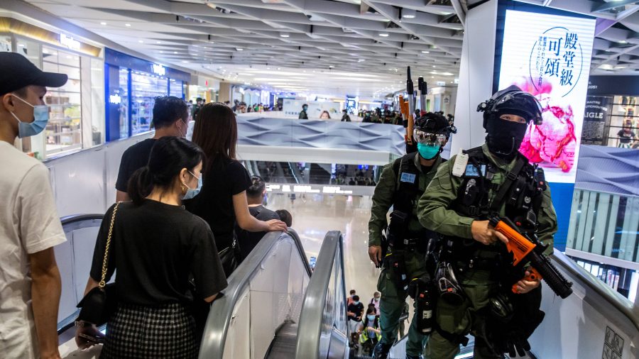 Chinese Police Detains Hongkongers Fleeing to Taiwan for Political Asylum: Reports