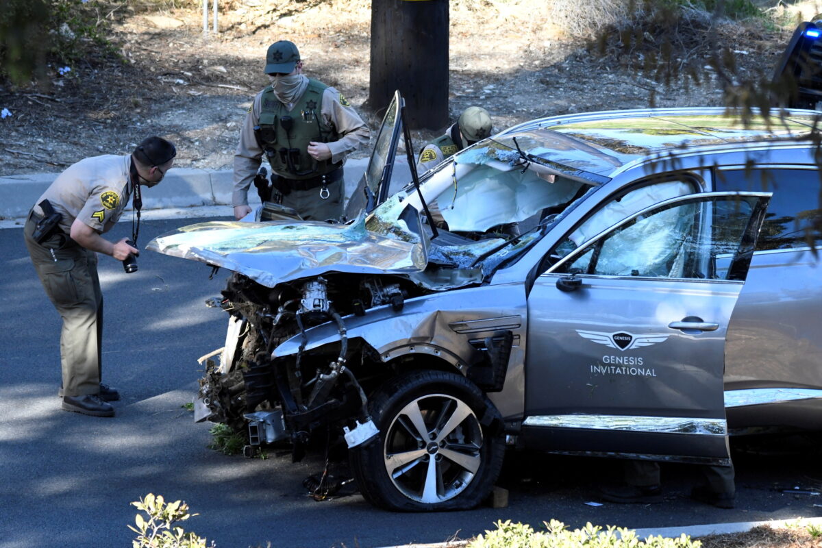 he vehicle of golfer Tiger Woods is recovered in Los Angeles