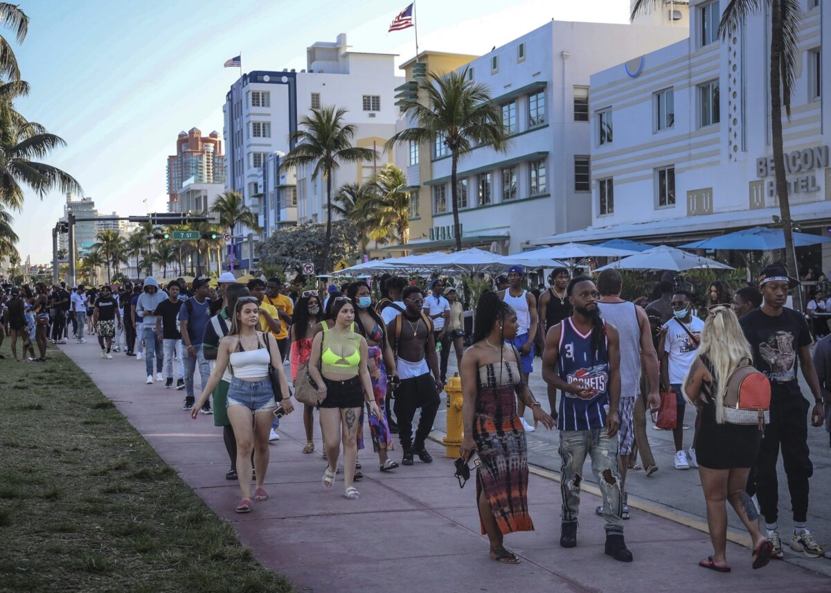 Spring break tourists 