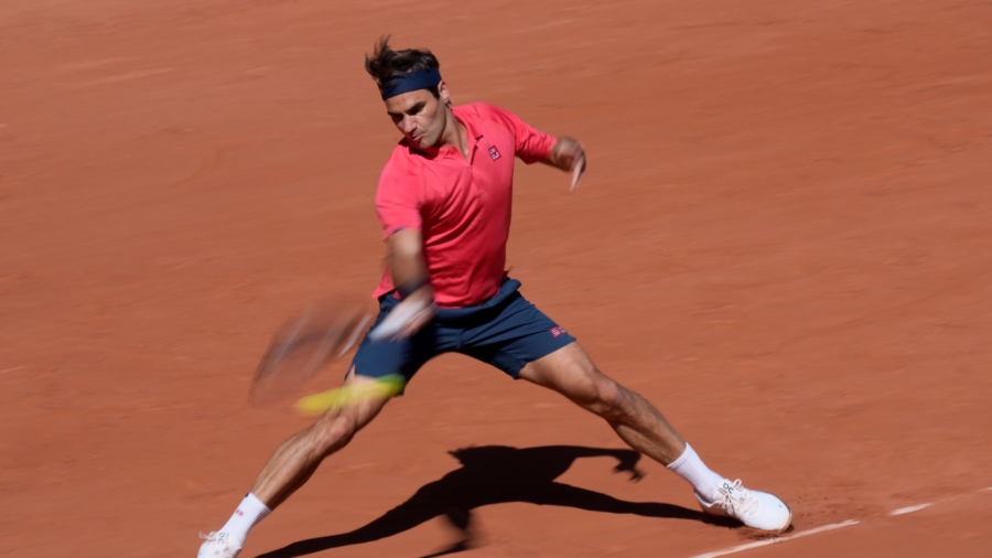 Le Grand Retour: Federer Wins Return to Paris, Slam Action