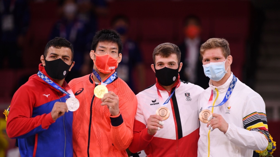 Nagase Triumphs in -81kg Judo to Continue Japanese Gold Rush