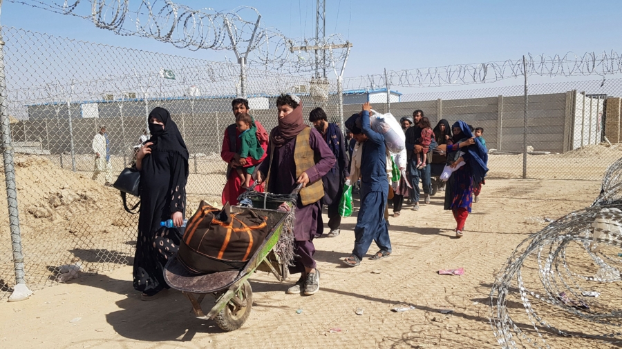 500,000 Afghans Likely to Seek Refuge in Other Countries, UN Warns