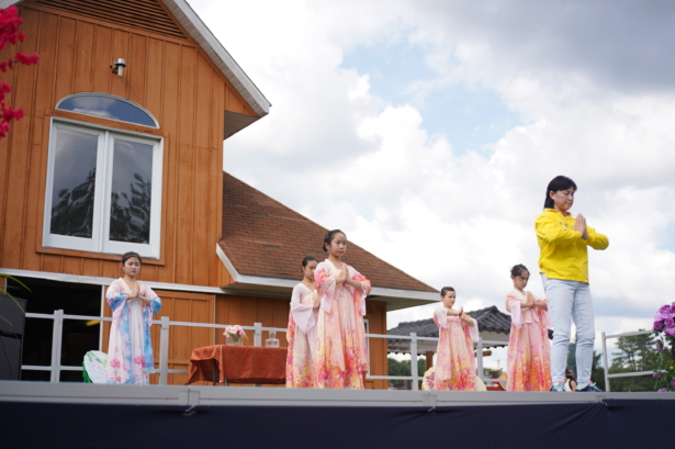 Falun Dafa exercises demonstration during Mid-Autumn festival in New Century Film, at Port Jervis, N.Y., on Sep 18, 2021. (Enrico Trigoso/The Epoch Times)