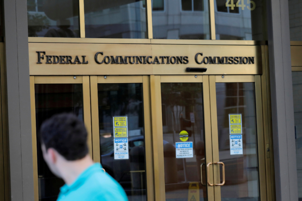 New FCC Rules Ban Chinese Labs From Certifying US Electronics | NTD