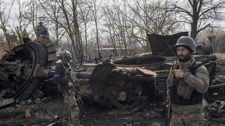 Ukrainian Army Displays Seized Russian Tanks