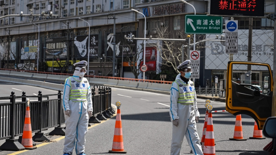 'In a Cage': Foreign Student Under Shanghai Lockdown