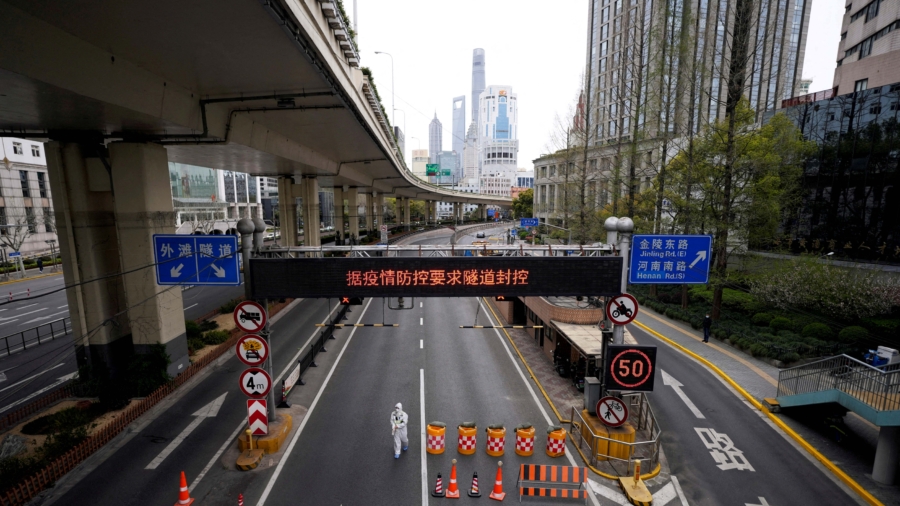 Suicides Reported as Shanghai Lockdown Persists