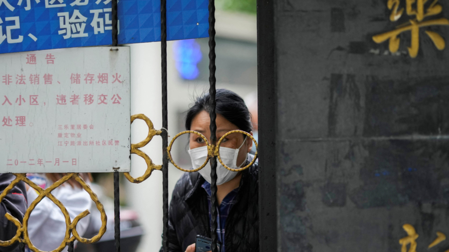 Shanghai: More Residents Can Leave the House