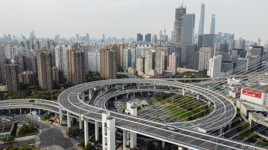 Shanghai Eases Lockdown, 11 Million Still Trapped at Home
