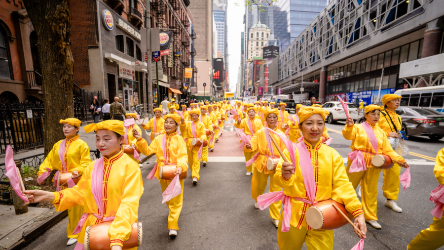NYC Parade Marks 23rd World Falun Dafa Day