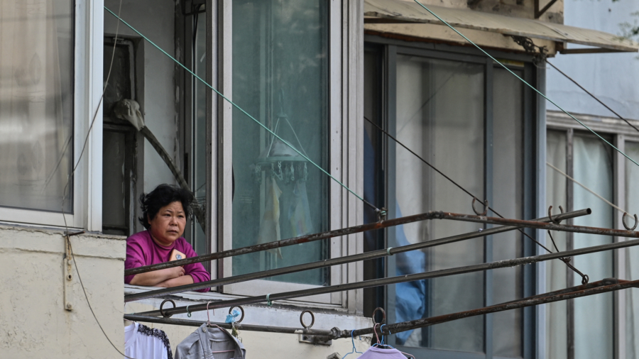 Shanghai Residents Under Lockdown Demand Release