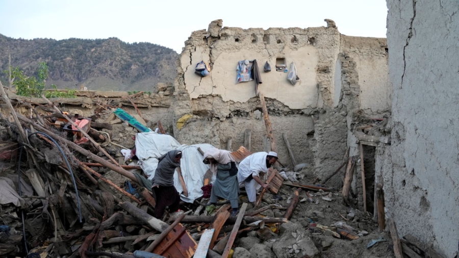 Afghans Bury Dead, Dig for Survivors After Quake Kills 1,000