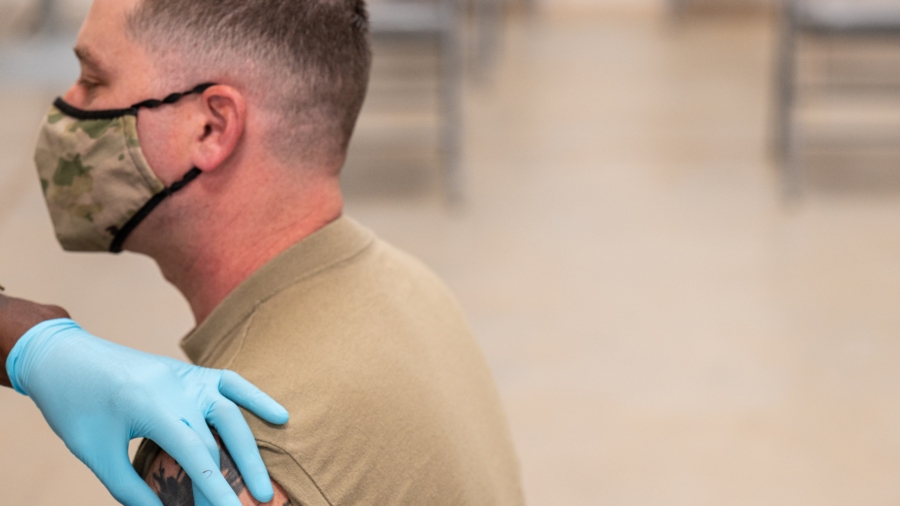 Troops Discharged Over COVID-19 Vaccine Refusal Sue US Government for Billions in Lost Wages
