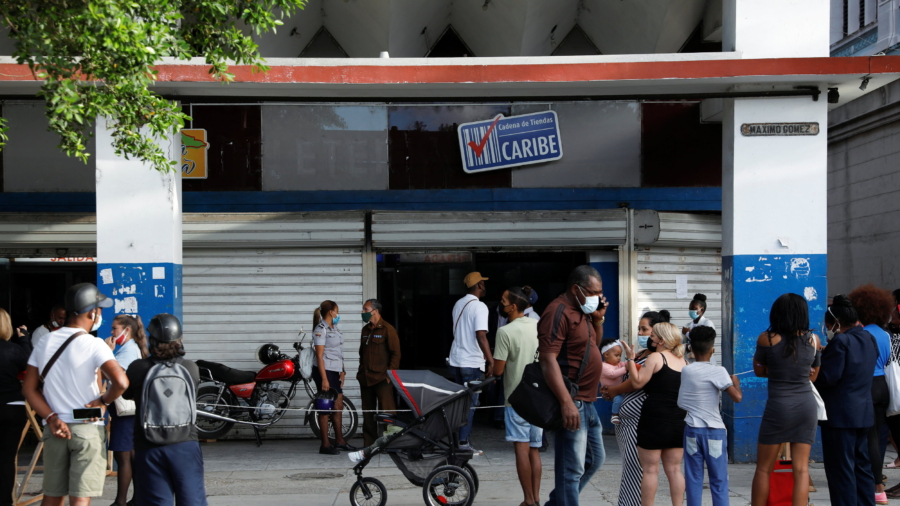 Havana Announces Blackouts, Cancels Carnival as Crisis Deepens