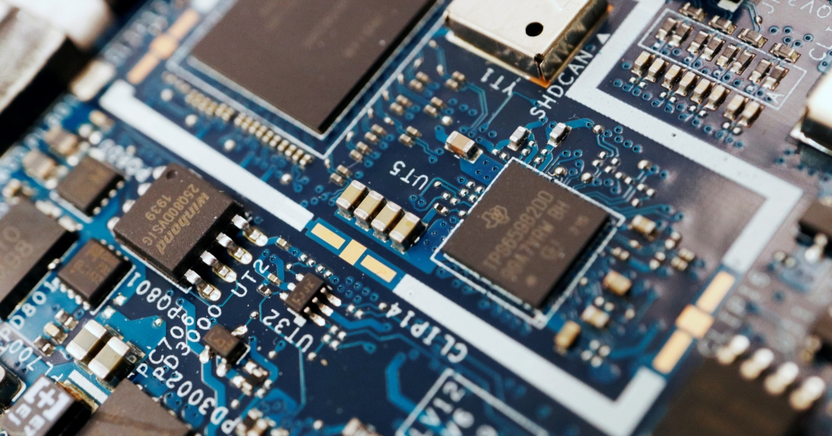 Китай микросхемы. Производство микросхем. Производство чипов. Полупроводники из Китая. Микросхема неон.