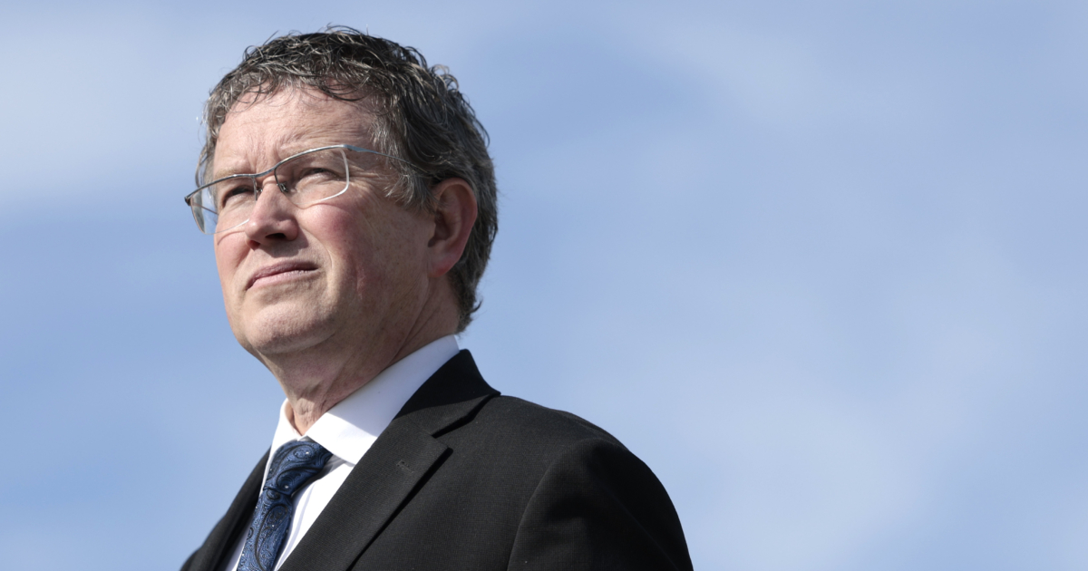 Rep. Thomas Massie Announces Passing of His Wife Rhonda | NTD