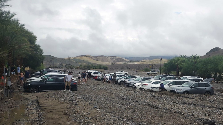 Tourists Find Safety After Floods Close Death Valley Roads