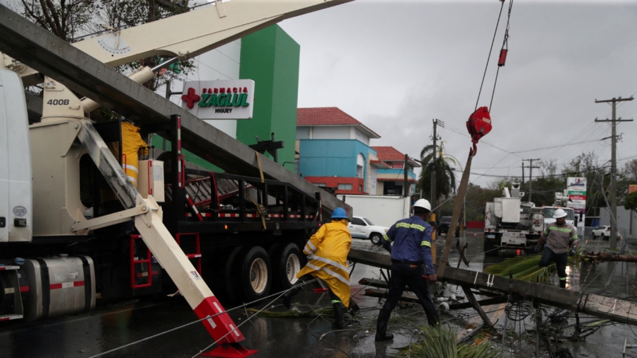 Hurricane Fiona Slams Turks and Caicos as Category 3 Storm