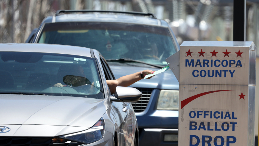 Politicians Make Final Push Ahead of Next Week’s Midterm Elections